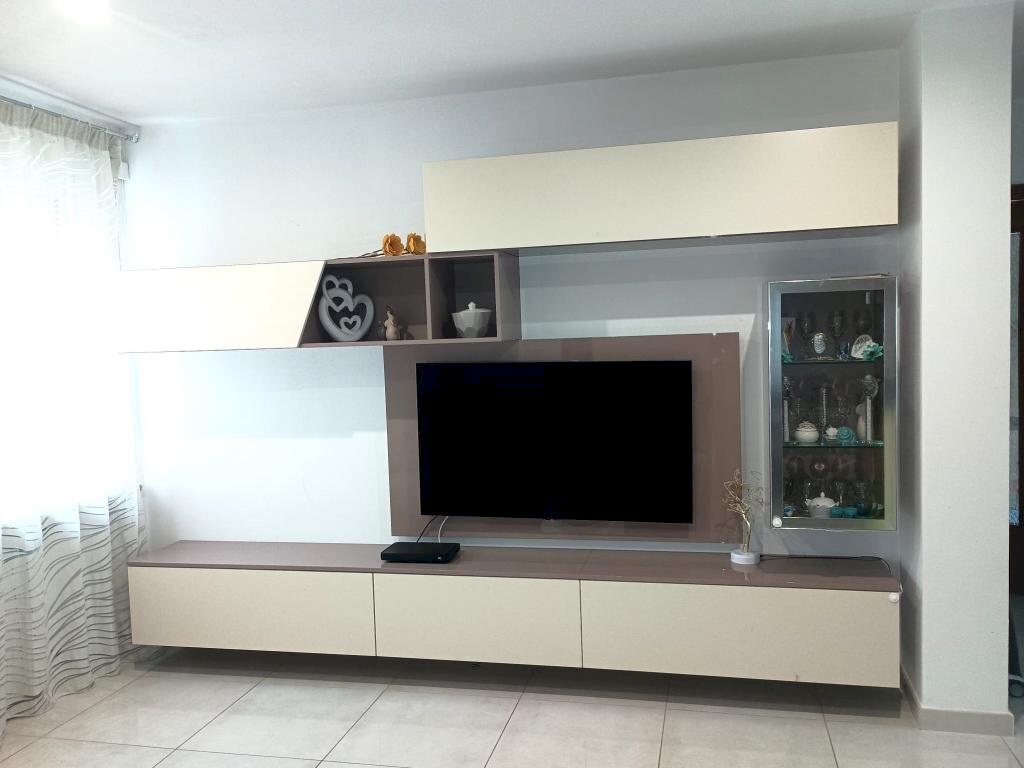 Three-room apartment via Chambery, Aosta - photo 2