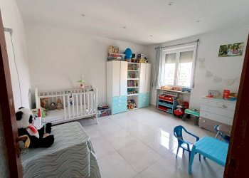 Three-room apartment via Chambery, Aosta - photo 10