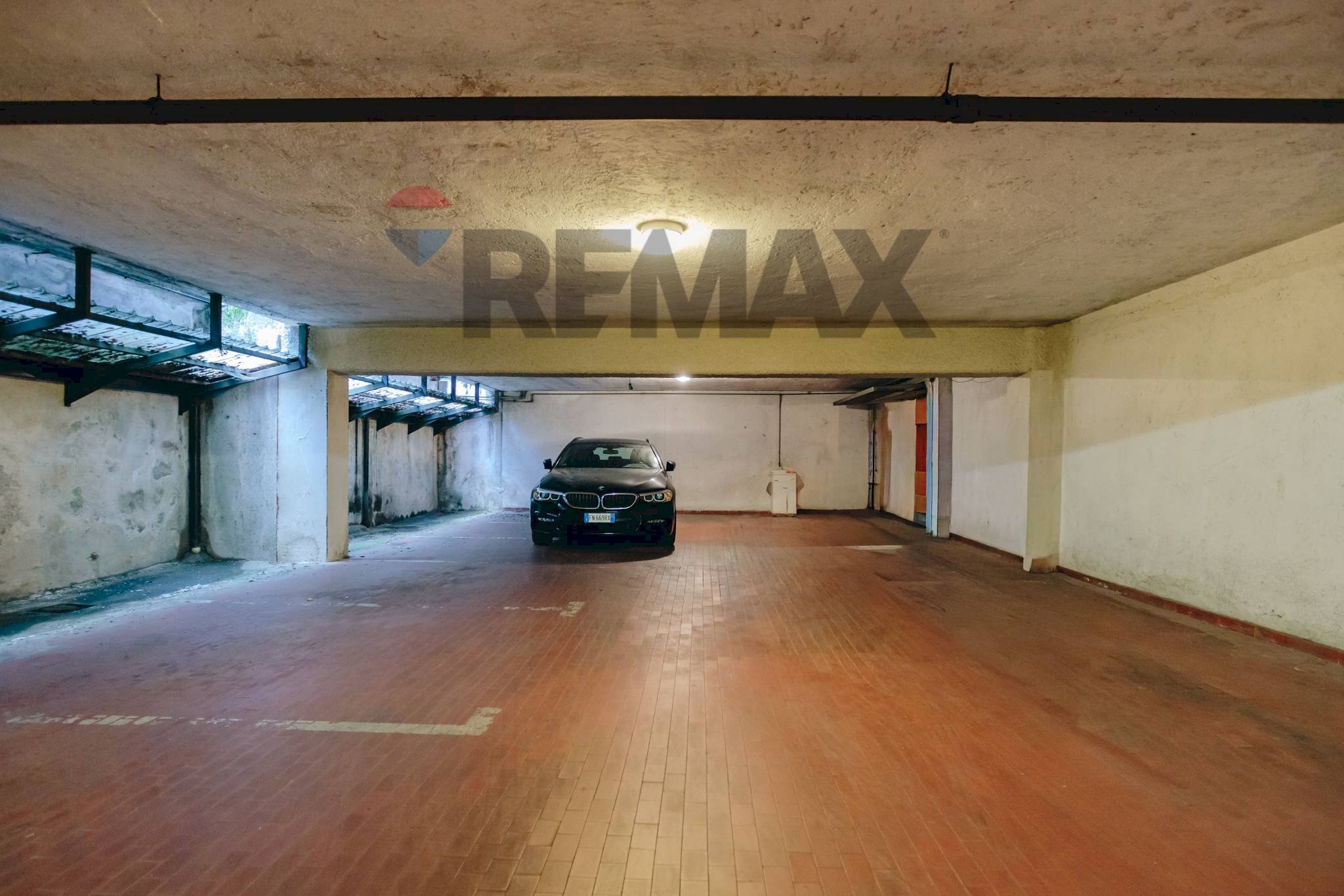 Garage - Parking Centro storico, Brescia, Brescia (neighborhood Centro Storico) - photo 1