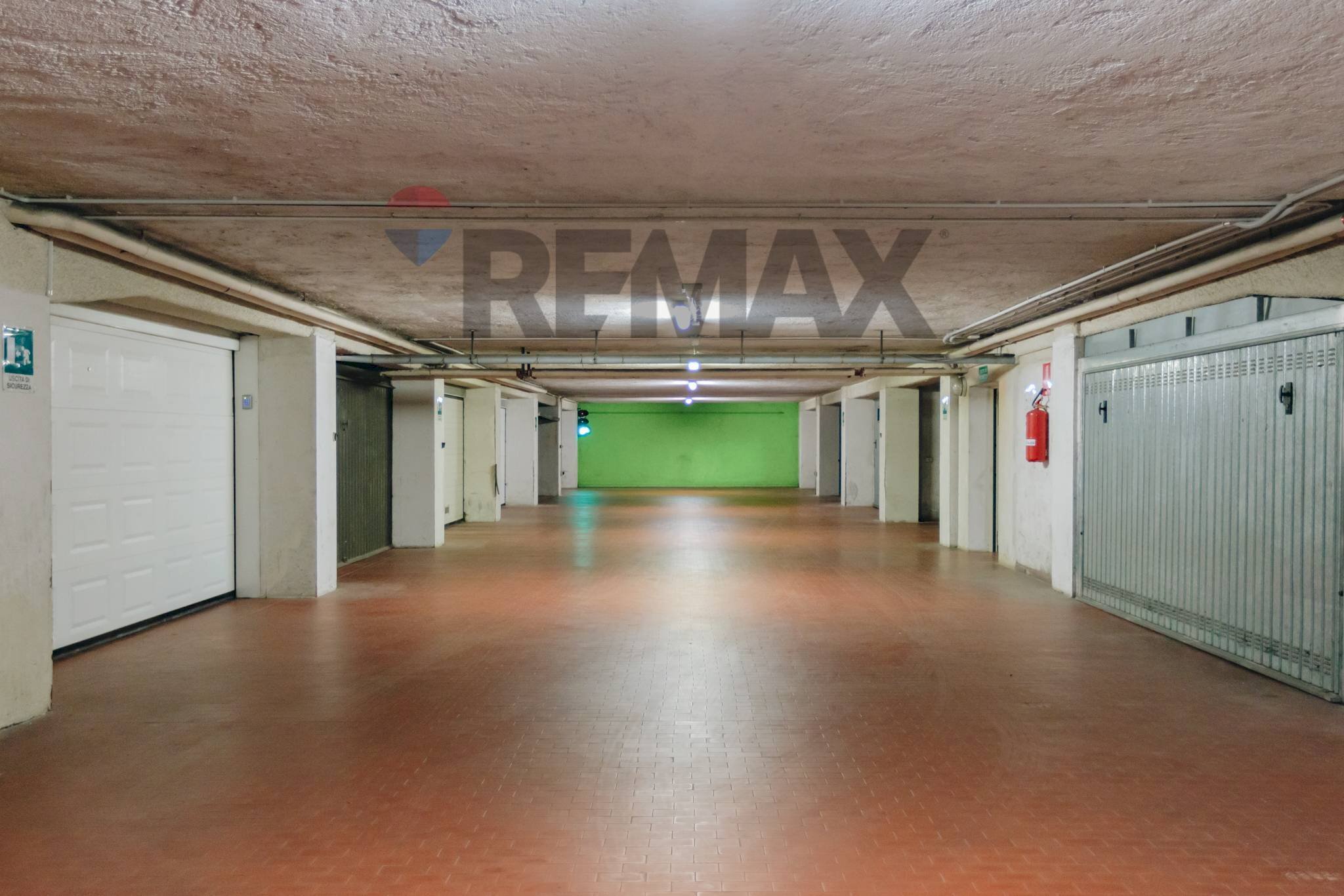 Garage - Parking Centro storico, Brescia, Brescia (neighborhood Centro Storico) - photo 2