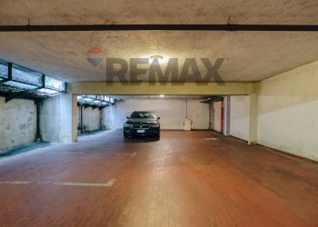 Garage - Parking Centro storico, Brescia, Brescia (neighborhood Centro Storico) - photo 1