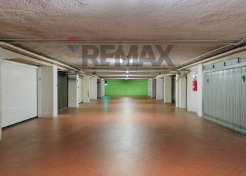 Garage - Parking Centro storico, Brescia, Brescia (neighborhood Centro Storico) - photo 2