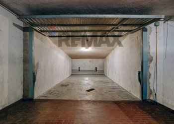Garage - Parking Centro storico, Brescia, Brescia (neighborhood Centro Storico) - photo 4