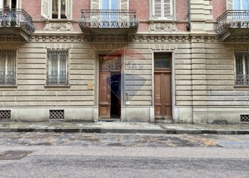 Monolocale Via Carlo Allioni, 13 
 Centro, Torino (zona Centro) - foto 22