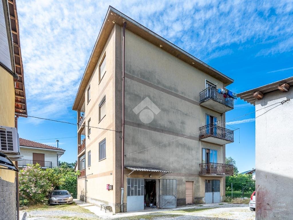 Four-room apartment Via ugo foscolo, San Gillio - photo 1