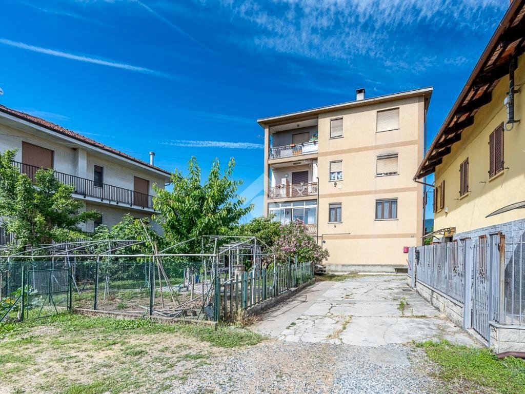 Four-room apartment Via ugo foscolo, San Gillio - photo 2
