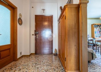 Four-room apartment Via ugo foscolo, San Gillio - photo 8