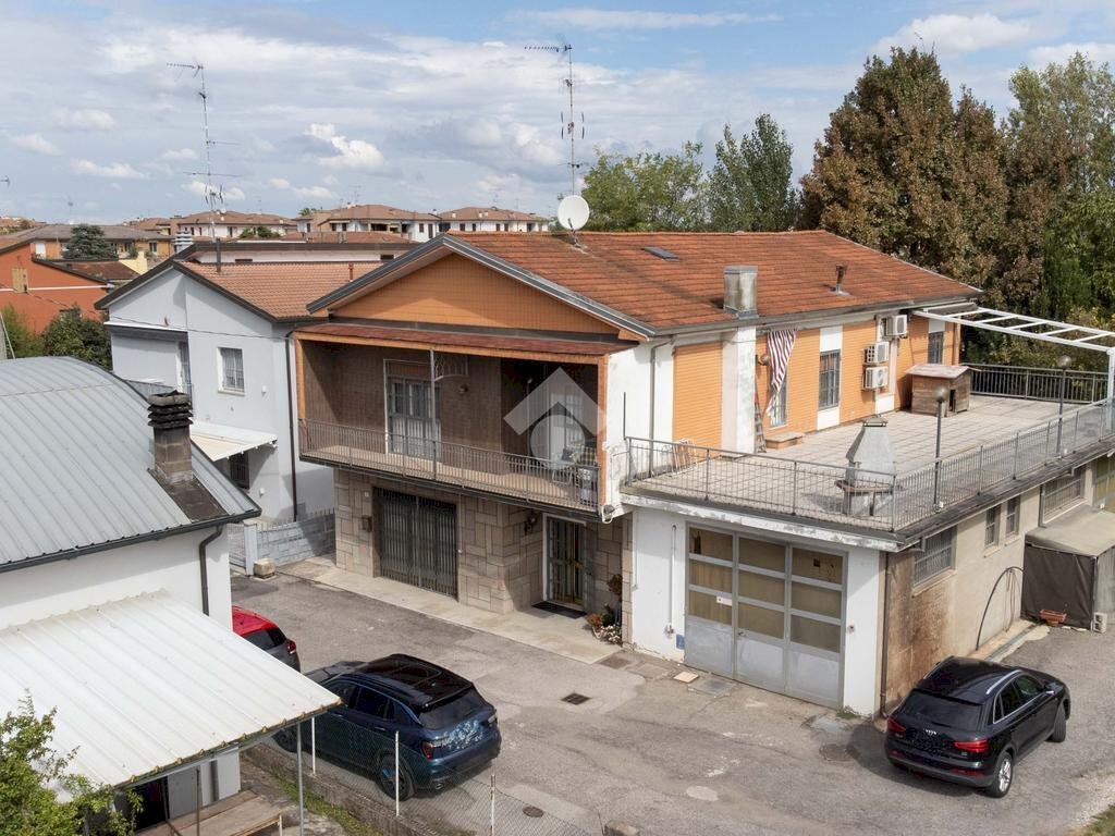 Independent house Via Niccolò Copernico, Cento - photo 1