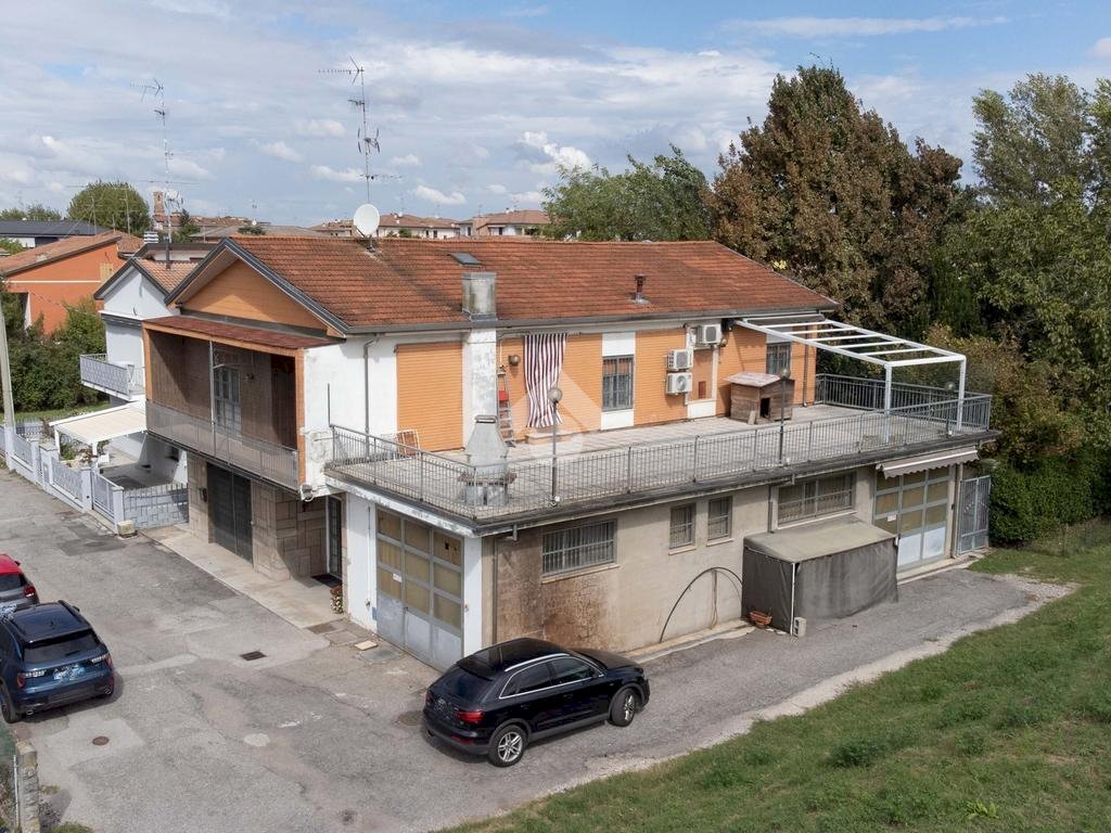 Independent house Via Niccolò Copernico, Cento - photo 2