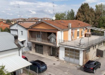 Independent house Via Niccolò Copernico, Cento - photo 1