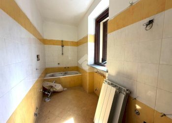 Three-room apartment Via Cavour, Borgolavezzaro - photo 13