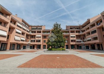 Three-room apartment Piazza Giovanni Falcone e Paolo Borsellino, Paderno Dugnano - photo 1