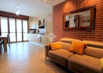 Three-room apartment Via Santa Maria, Bareggio - photo 2