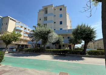 Three-room apartment Viale Giosuè Carducci, Cesenatico - photo 2