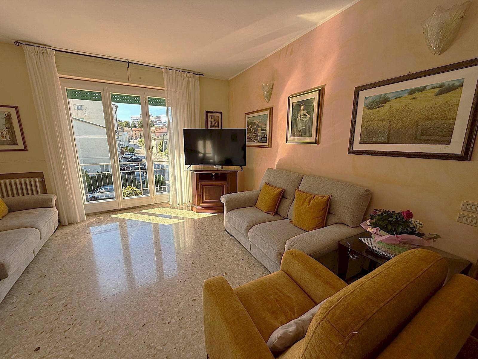 Foto 1 - Four-room apartment Via Assisi
 
2, Fermo - photo 1