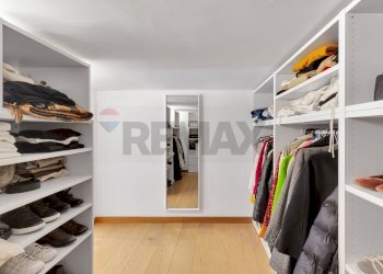 Cabina armadio - Bilocale Via Ajaccio
 
3, Milano - foto 15