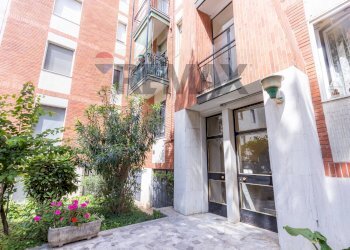 Edificio all\'aperto - Bilocale Via Aldini 16
 
16, Milano - foto 2
