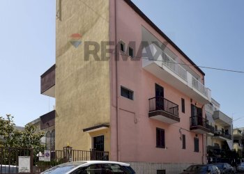 Edificio all\'aperto - Three-room apartment Via Giuseppe Garibaldi
 
16, Capurso - photo 3
