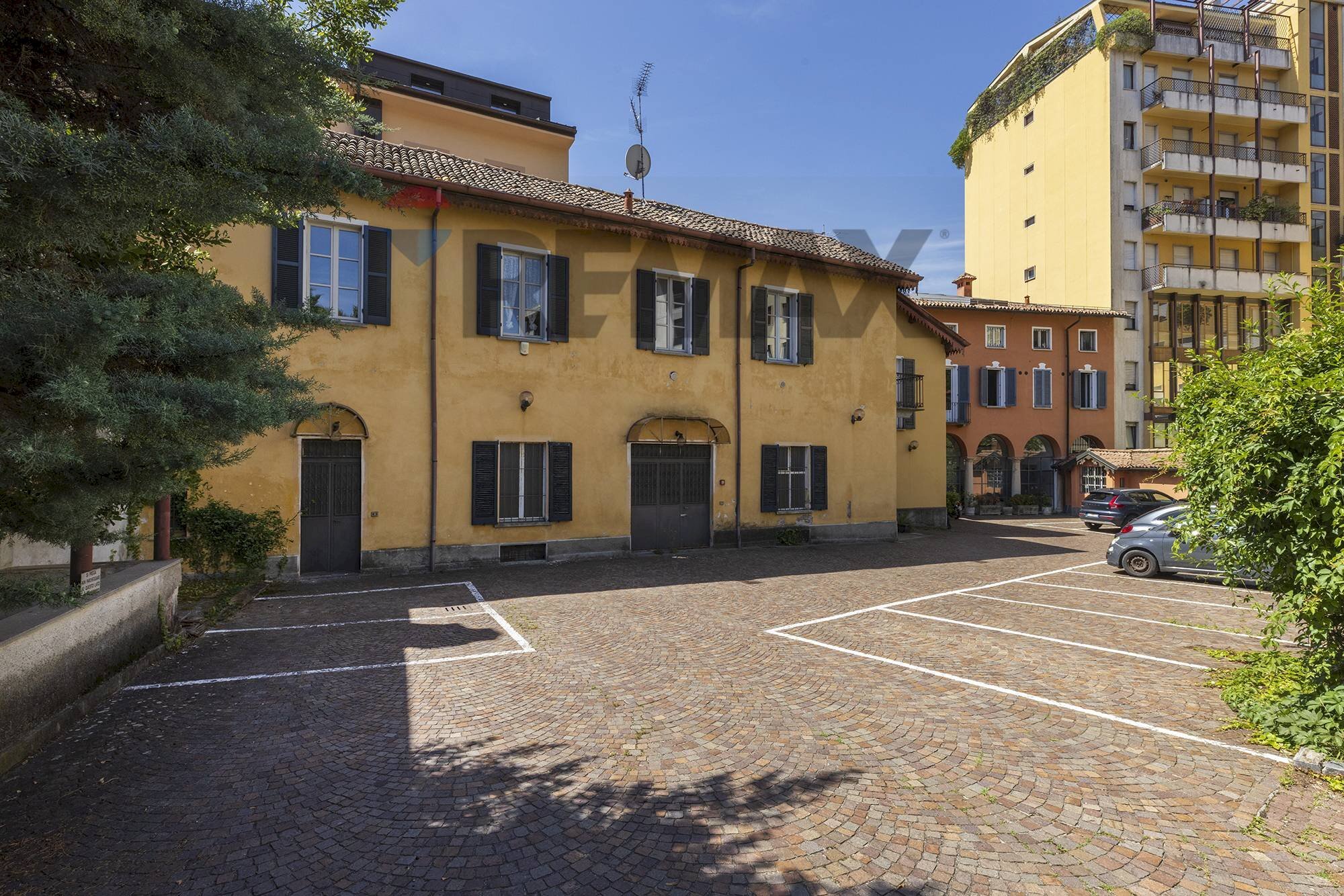 Edificio all\'aperto - Three-room apartment VIA DANDOLO
 
5, Varese - photo 2