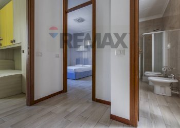 Hall / corridoio - Three-room apartment VIA DANDOLO
5, Varese - photo 12