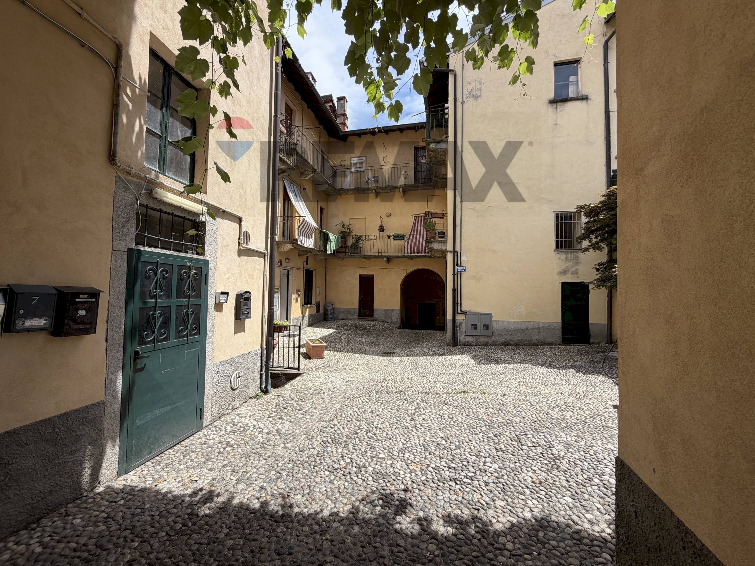 Edificio all\'aperto - Three-room apartment Piazza San Nicone
 
7, Barasso - photo 1