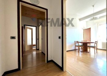 Hall / corridoio - Two-room apartment via IV novembre
 
533, Cavaria con Premezzo - photo 9