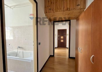 Hall / corridoio - Two-room apartment via IV novembre
 
533, Cavaria con Premezzo - photo 11