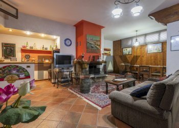 Sala da pranzo - Semi-detached house via Cavour
 
40, Buguggiate - photo 25