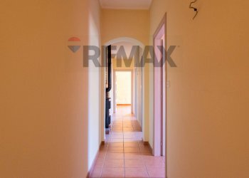 Hall / corridoio - Villa Via Fiorita
 
17, Catania - photo 19