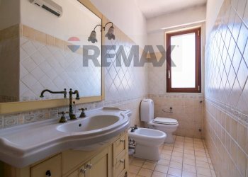 Bagno - Villa Via Fiorita
 
17, Catania - photo 30