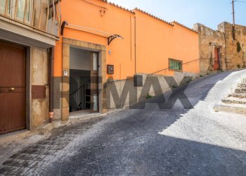 Edificio all\'aperto - Casa indipendente Via San gregorio
 
15, Caltagirone - foto 32