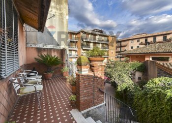 Edificio all\'aperto - Casa indipendente vicolo Lo Giudice
 
5, Mascalucia - foto 8
