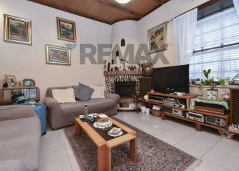 Soggiorno - Casa indipendente vicolo Lo Giudice
 
5, Mascalucia - foto 13