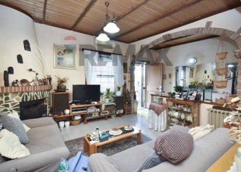 Soggiorno - Casa indipendente vicolo Lo Giudice
 
5, Mascalucia - foto 15