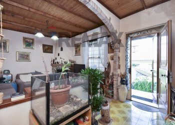 Sala da pranzo - Casa indipendente vicolo Lo Giudice
 
5, Mascalucia - foto 16