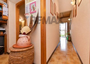 Hall / corridoio - Casa indipendente vicolo Lo Giudice
 
5, Mascalucia - foto 18