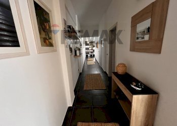 Hall / corridoio - Quadrilocale Via Etna
 
6, Sant'Alfio - foto 3