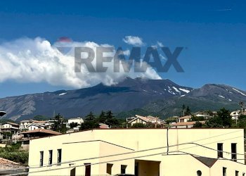 Vista delle montagne - Quadrilocale Via Etna
 
6, Sant'Alfio - foto 18