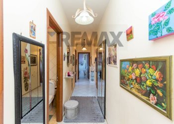 Hall / corridoio - Quadrilocale Via Dei Gladioli
 
9, Mascalucia - foto 3