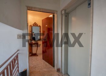 Hall / corridoio - Apartment Via Dante Alighieri
 
12, Caltagirone - photo 34