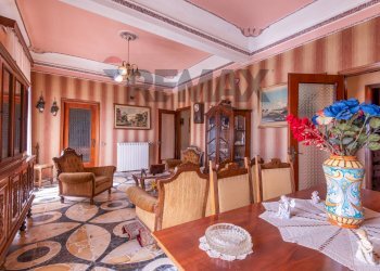 Sala da pranzo - Appartamento Via Roma
 
156, Caltagirone - foto 4