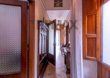 Hall / corridoio - Appartamento Via Roma
 
156, Caltagirone - foto 26