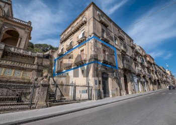 Edificio all\'aperto - Apartment Via Roma
 
156, Caltagirone - photo 1