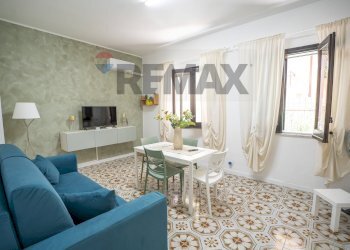 Sala da pranzo - Four-room apartment Vicolo degli agrumai
 
1, Giardini-Naxos - photo 1