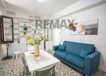 Soggiorno - Four-room apartment Vicolo degli agrumai
 
1, Giardini-Naxos - photo 2