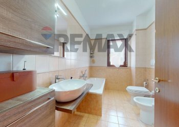 Bagno - Three-room apartment Via Irlanda
 
20, Bastia Umbra - photo 12