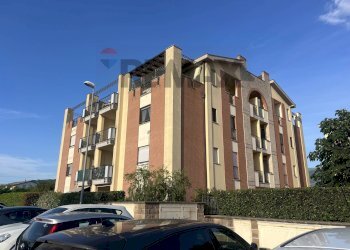 Edificio all\'aperto - Three-room apartment Via Irlanda
 
20, Bastia Umbra - photo 19