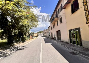Edificio all\'aperto - Semi-detached house Via Adriatica
 
24/26/30, Foligno - photo 60