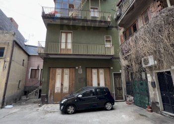 Edificio all\'aperto - Independent house Cortile mantova
 
7, 8, Biancavilla - photo 2