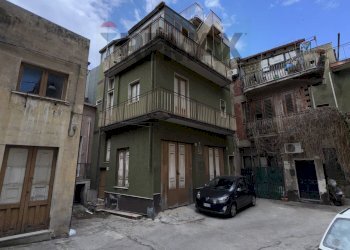 Edificio all\'aperto - Independent house Cortile mantova
 
7, 8, Biancavilla - photo 22